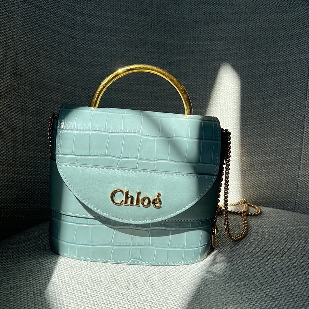 CHLOE SHOULDER BAG / BLUE LEATHER/ GOLD-TONE